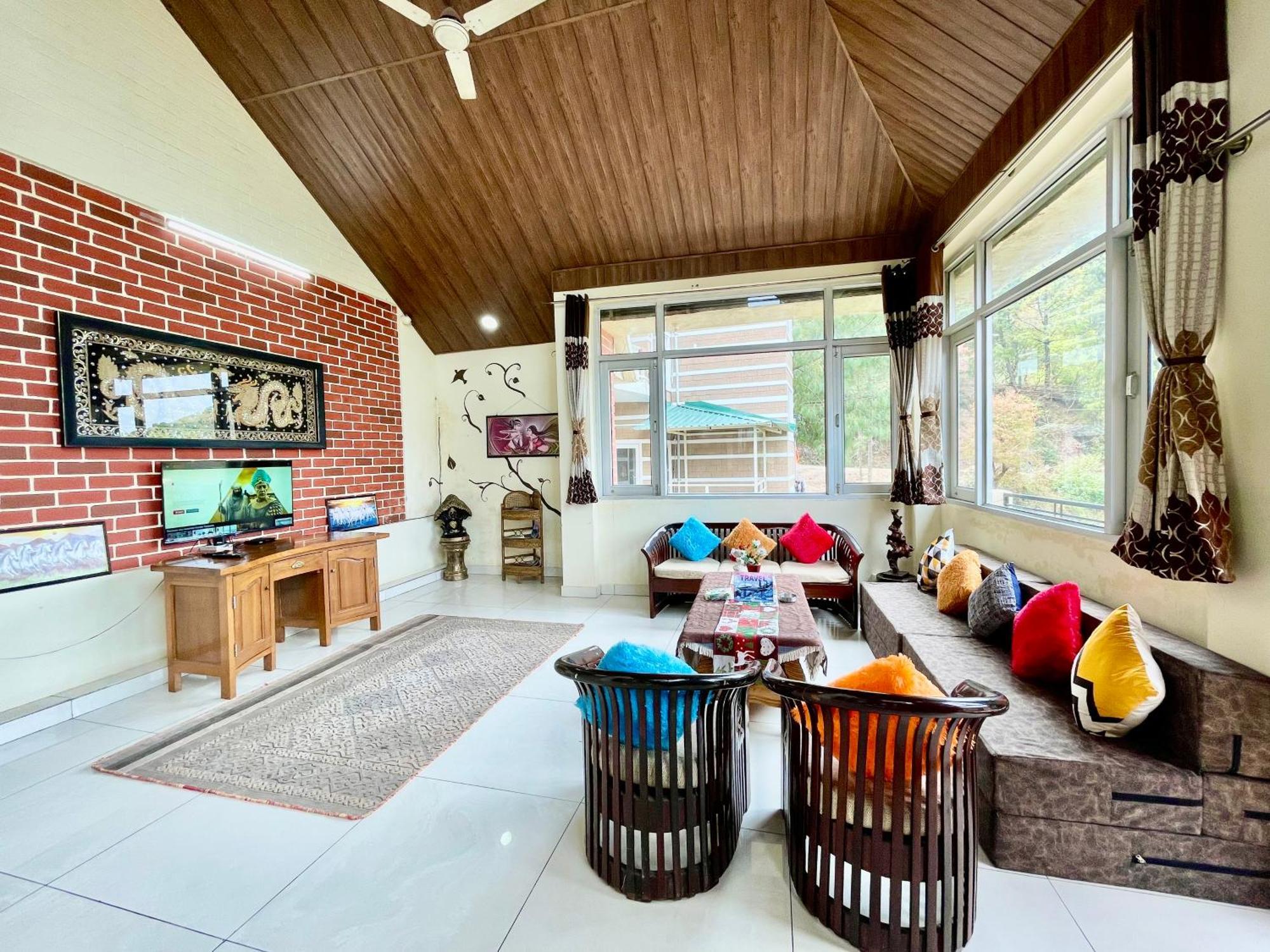 The Auriga 3Bhk Fully Entair Villa With Bonfire In Kasauli I Pvt Stay I Open Air Terrace I Kitchen Livingroom I Lawn Bonfire I Gaming Zone Dış mekan fotoğraf