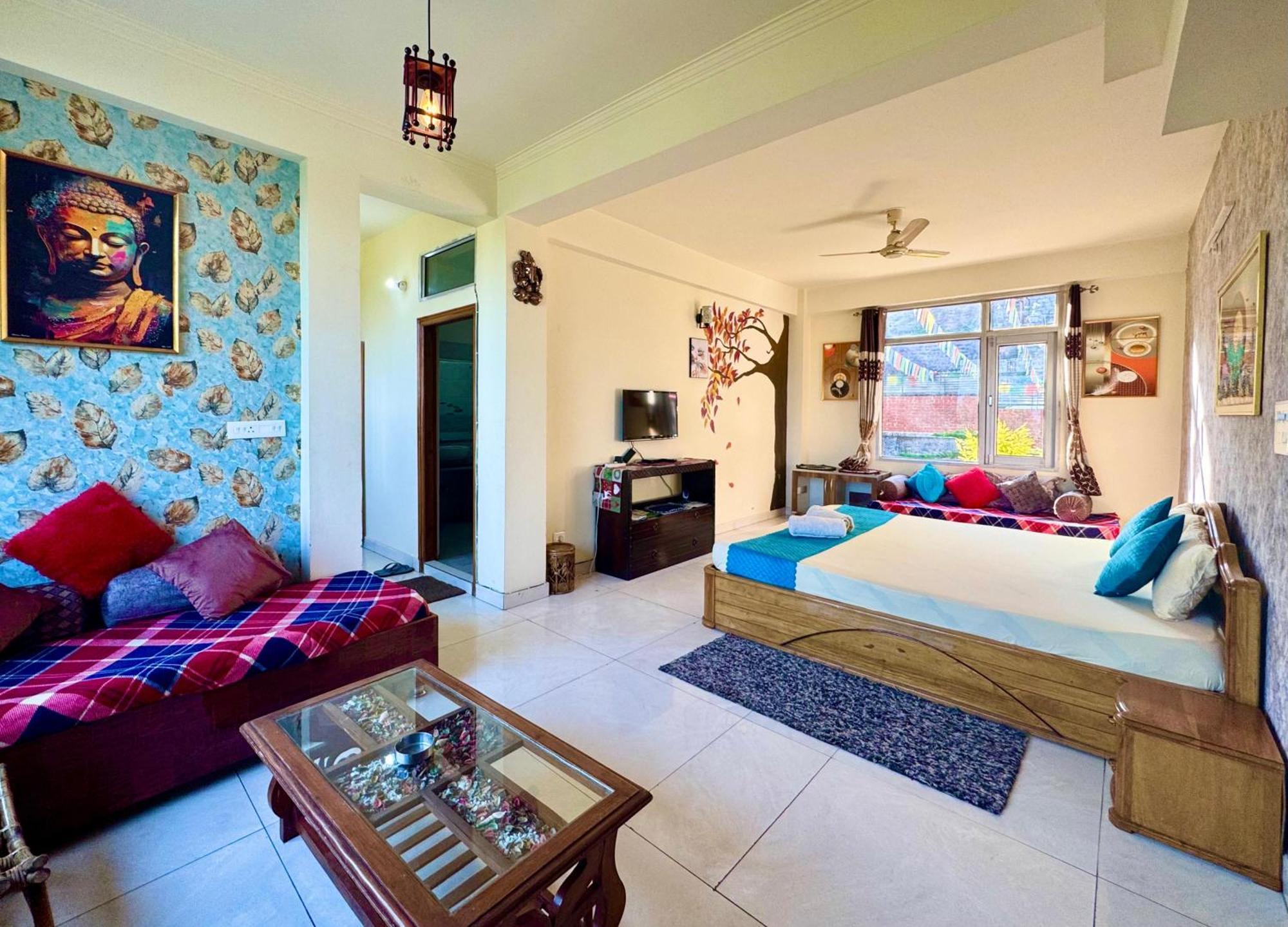 The Auriga 3Bhk Fully Entair Villa With Bonfire In Kasauli I Pvt Stay I Open Air Terrace I Kitchen Livingroom I Lawn Bonfire I Gaming Zone Dış mekan fotoğraf